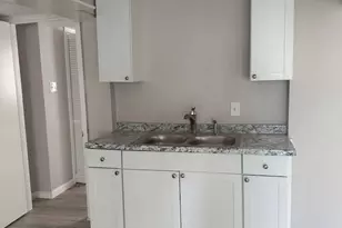 318 10th St, Dickinson, TX 77539 - Photo 5