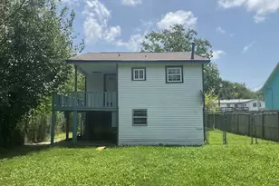 318 10th St, Dickinson, TX 77539 - Photo 11