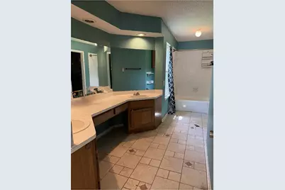12747 Ashford Knoll Drive, Houston, TX 77082 - Photo 9