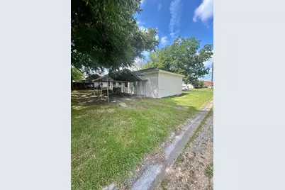 1110 Jarrett Street, Liberty, TX 77575 - Photo 5