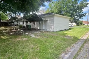 1110 Jarrett St, Liberty, TX 77575 - Photo 5