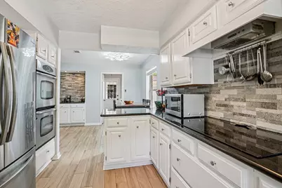 207 Lochnell Drive, Houston, TX 77062 - Photo 9