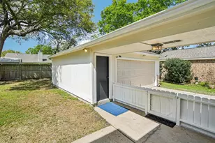 207 Lochnell Dr, Houston, TX 77062 - Photo 37