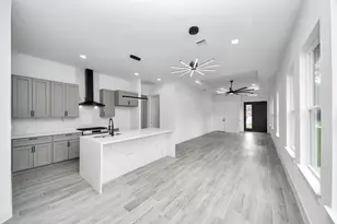 1904 Bell St, Dayton, TX 77535 - Photo 9