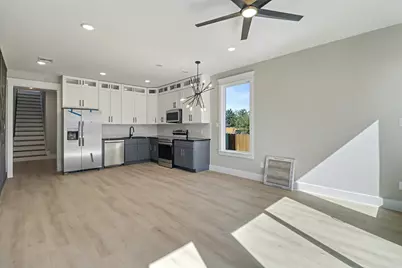 5000 Higgins Unit A Street #A, Houston, TX 77033 - Photo 9