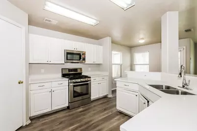 19710 Rocky Shores Drive, Tomball, TX 77375 - Photo 9