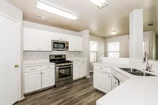 19710 Rocky Shores Dr, Tomball, TX 77375 - Photo 9