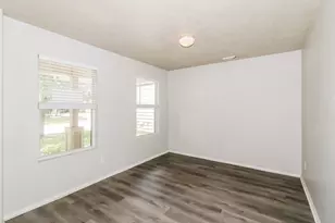 19710 Rocky Shores Dr, Tomball, TX 77375 - Photo 5