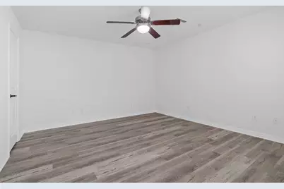 30 April Point Drive S, Conroe, TX 77356 - Photo 19