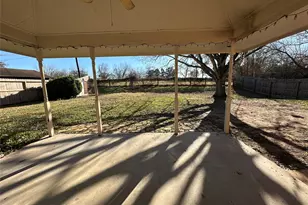 1304 Allison St, Brenham, TX 77833 - Photo 25