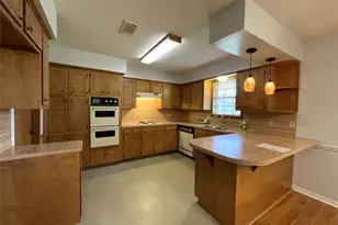 1304 Allison St, Brenham, TX 77833 - Photo 9