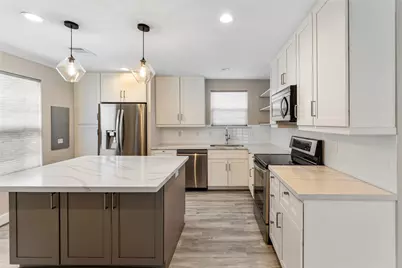 809 E 40th Street, Houston, TX 77022 - Photo 7