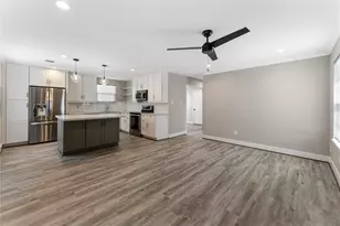 809 E 40th St, Houston, TX 77022 - Photo 13