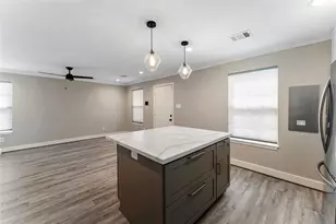 809 E 40th St, Houston, TX 77022 - Photo 9