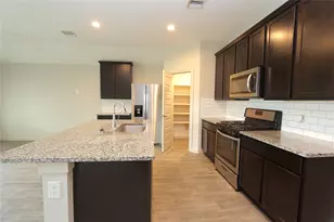 8215 Brahman Ln, Rosharon, TX 77583 - Photo 7