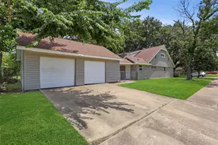 7826 Twin Hills Dr, Houston, TX 77071 - Photo 29