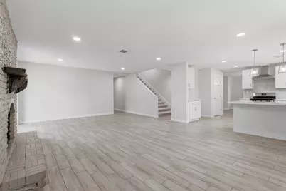 7826 Twin Hills Drive, Houston, TX 77071 - Photo 13