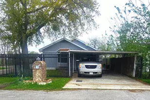 2116 1/2 Louisiana St, Baytown, TX 77520 - Photo 1