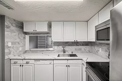 14719 Barryknoll Lane #52, Houston, TX 77079 - Photo 9