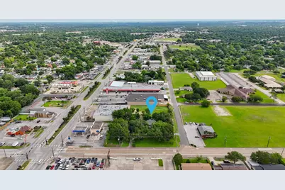 916 E James Street, Baytown, TX 77520 - Photo 39