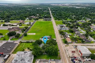 916 E James St, Baytown, TX 77520 - Photo 37