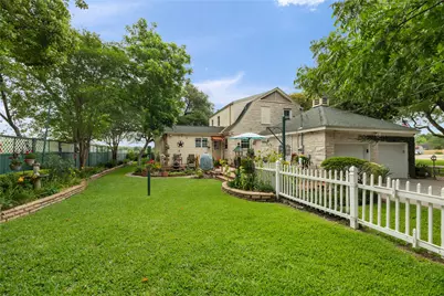 916 E James Street, Baytown, TX 77520 - Photo 33