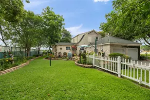 916 E James St, Baytown, TX 77520 - Photo 33