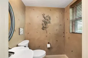 916 E James St, Baytown, TX 77520 - Photo 21