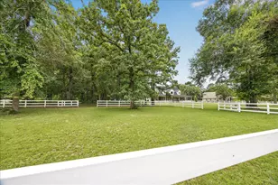 9064 Grand Lake Estates Dr, Montgomery, TX 77316 - Photo 37