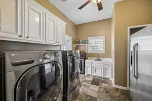 9064 Grand Lake Estates Dr, Montgomery, TX 77316 - Photo 17