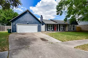 5911 Butterfly Cir, Pasadena, TX 77505 - Photo 5