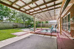 16022 Surrey Woods Dr, Friendswood, TX 77546 - Photo 25