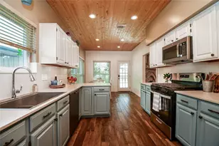 16022 Surrey Woods Dr, Friendswood, TX 77546 - Photo 9