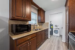 910 Judiway St, Houston, TX 77018 - Photo 9