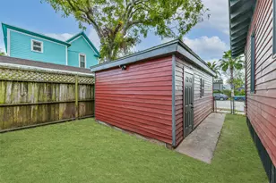 1616 38th St, Galveston, TX 77550 - Photo 25