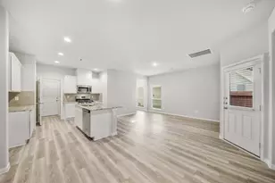 13427 Lucky Bill Ln, Houston, TX 77048 - Photo 3
