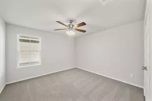 13427 Lucky Bill Ln, Houston, TX 77048 - Photo 9