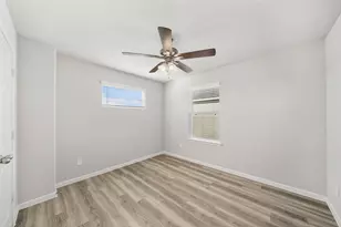 13427 Lucky Bill Ln, Houston, TX 77048 - Photo 7