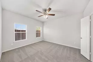 13427 Lucky Bill Ln, Houston, TX 77048 - Photo 5