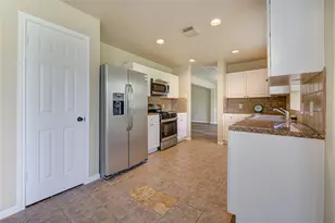 138 W New Meadows Dr, Sugar Land, TX 77479 - Photo 17