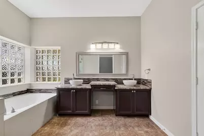 8102 Blue Jay Street, Baytown, TX 77523 - Photo 41