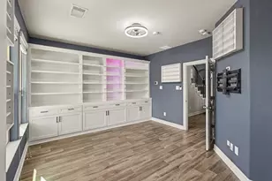 1506 Peyton Oaks Pl, Houston, TX 77043 - Photo 11