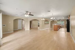 1710 Oaks Dr, Pasadena, TX 77502 - Photo 7