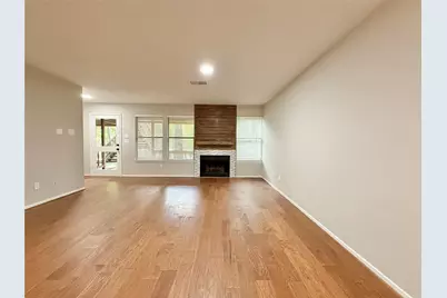 22 Sawmill Grove Lane, The Woodlands, TX 77380 - Photo 9