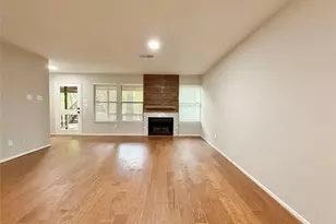 22 Sawmill Grove Ln, The Woodlands, TX 77380 - Photo 9