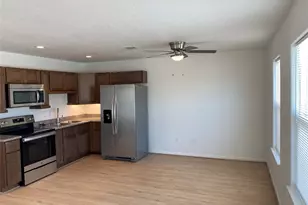 3722 Putnam Dr, Bacliff, TX 77518 - Photo 3