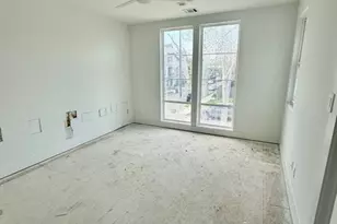 902 E 25th St, Houston, TX 77009 - Photo 15