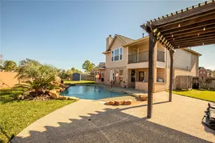 2802 Silhouette Bay Dr, Pearland, TX 77584 - Photo 1