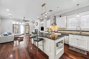 1315 W 22nd St, Houston, TX 77008 - Photo 9