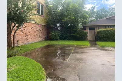 9610 Bob White Drive, Houston, TX 77096 - Photo 3